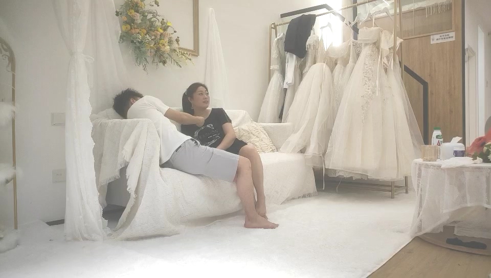 胖子傳媒工作室 婚紗店主題約啪良家美少婦穿上婚紗開操，別樣刺激