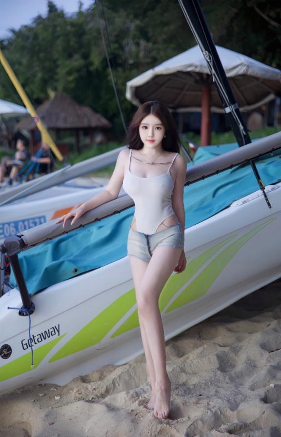 夜幕沙灘下的美女[21P]