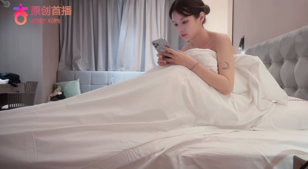大熊探花 有錢就是好 人前都是舔狗女神 人後偷偷做週邊 一