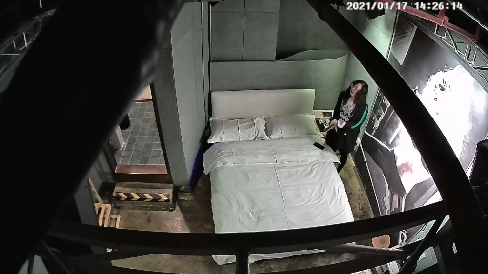 1-17電影主題房偷拍 中年少婦偷情，大屁股女上位啪啪一般人受不了