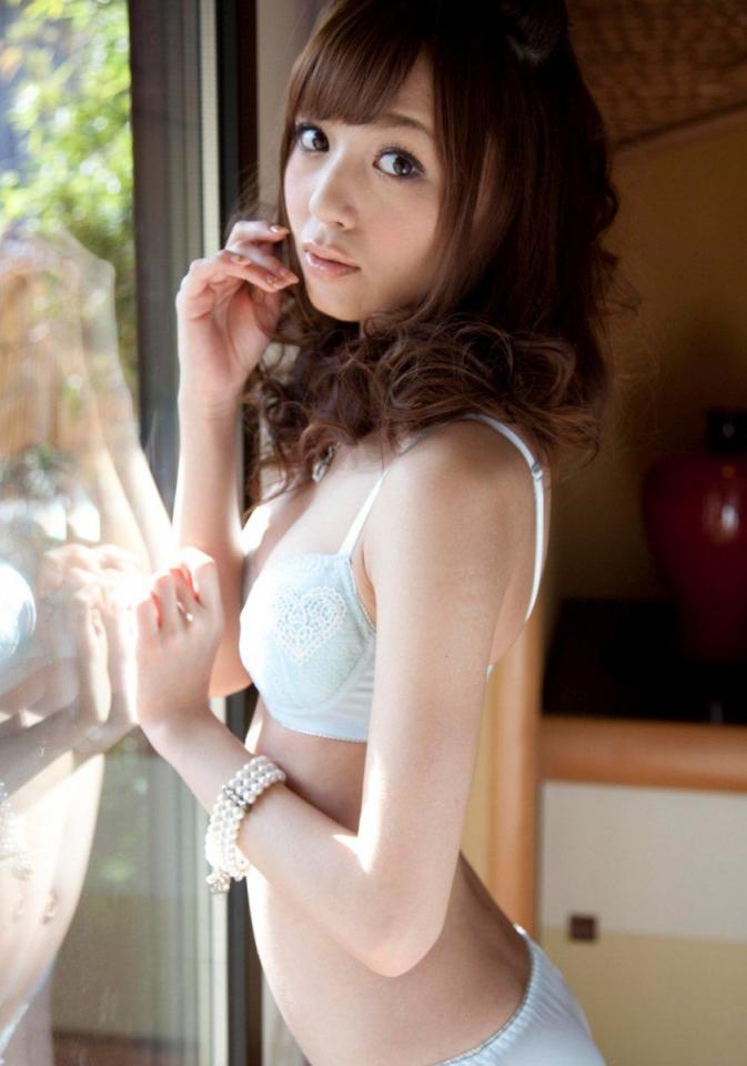可愛又俏皮的魅力女星愛擺出性感姿勢[23P]