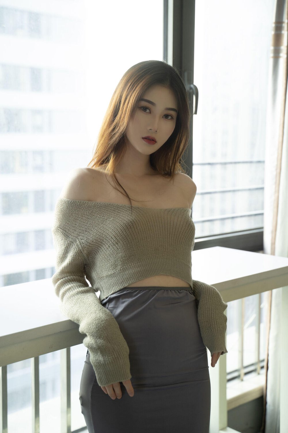 漂亮的毛衣妹妹 [50P]