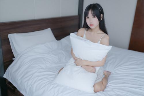 [Cosplay] Myeo0 萌芽儿o0 – White Private Room 白色私房