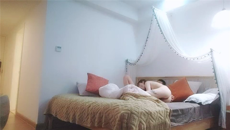 精壯小夥家裡約炮白嫩的美少婦可惜雞巴不給力一會兒就軟了斷斷續續的幹了三次[MP4/1140MB]