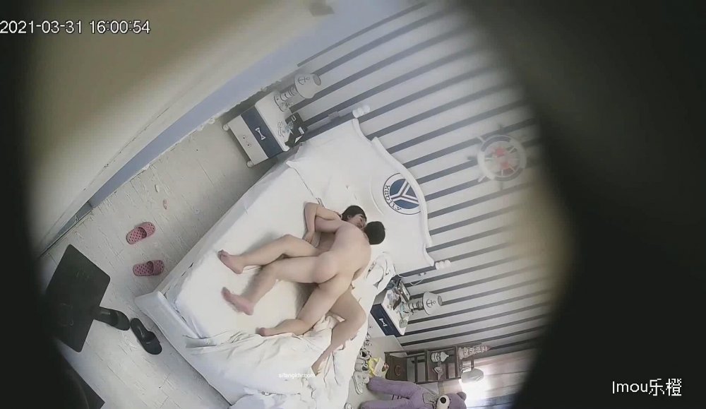 3-31經典酒店偷拍 男的好像大種馬不停的和微胖眼鏡女友啪啪，騷逼也聽話