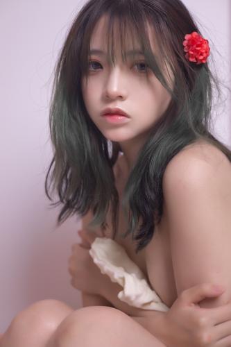 [Cosplay] Fengmaoss 疯猫ss – Blanket 毛毯