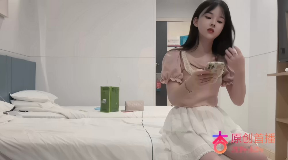 【AI增強】杏吧老王1-18歲蘿莉清純白虎學生妹-開檔黑絲誘惑