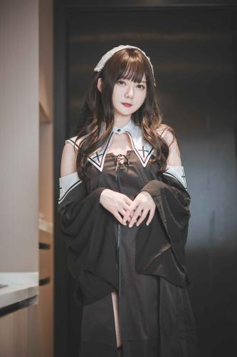 [Cosplay] 51酱 修女 [33P-320MB]