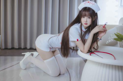 [Cosplay] 羽生三未 护士 [32P-459MB]