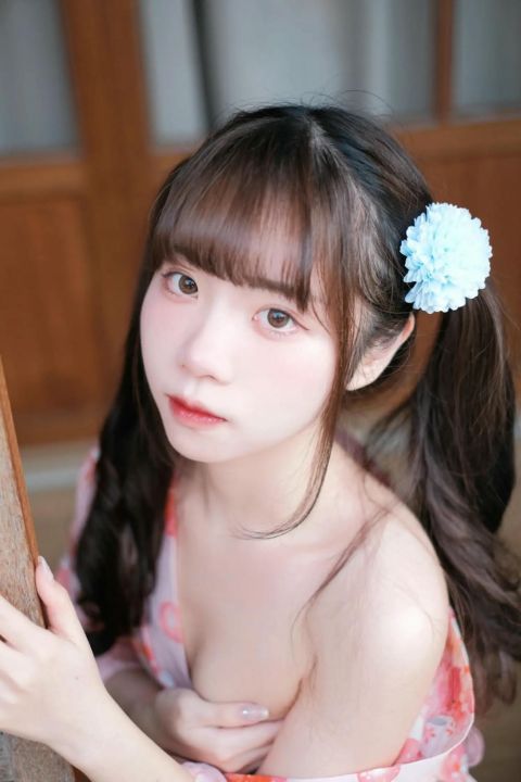 可哥小白兔 夏日浴衣 純慾粉嫩少女[33P]