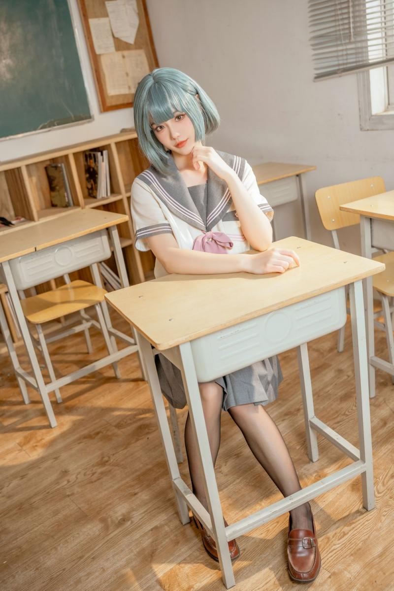 清純JK小可愛[30P]