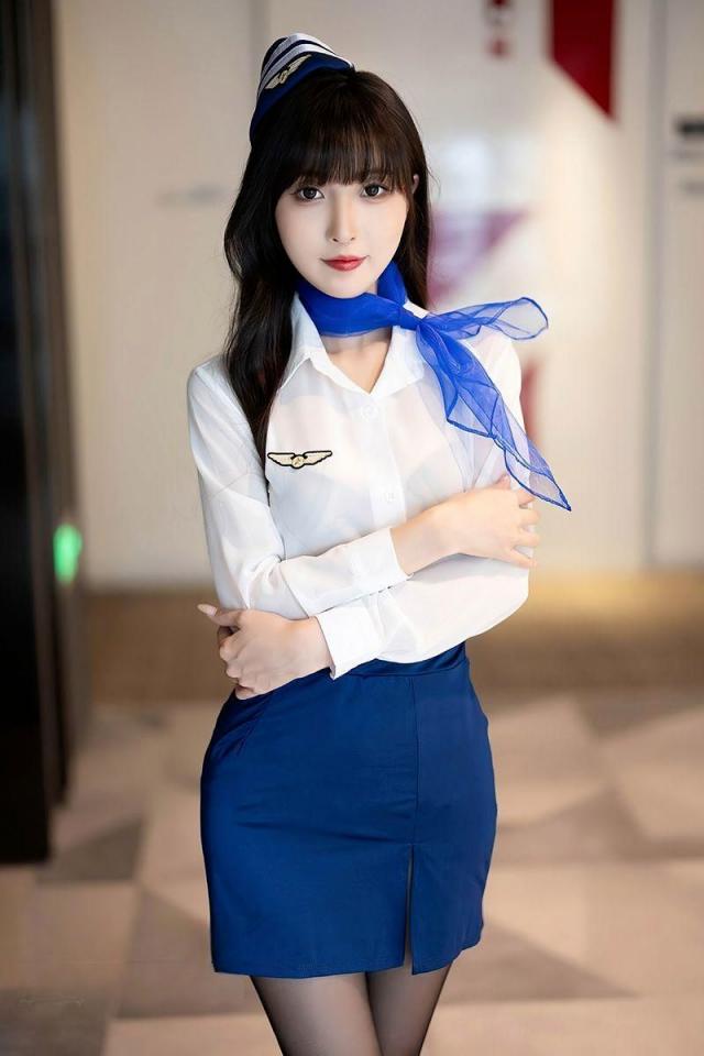 身材纖細美女空乘OL套裝寫真[39P]