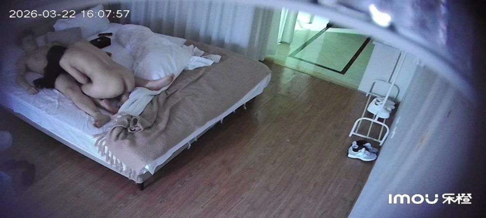酒店偷拍⏩蜜橙鐘點房被操穴的長裙女孩