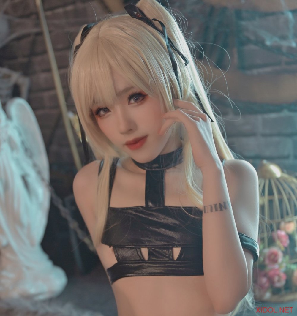 [Cosplay] 钛合金TiTi – 英梨梨束缚衣