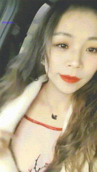-w抖音巨乳【曉曉 是曉曉啊】露臉漏點道具插逼噴水漏出福利