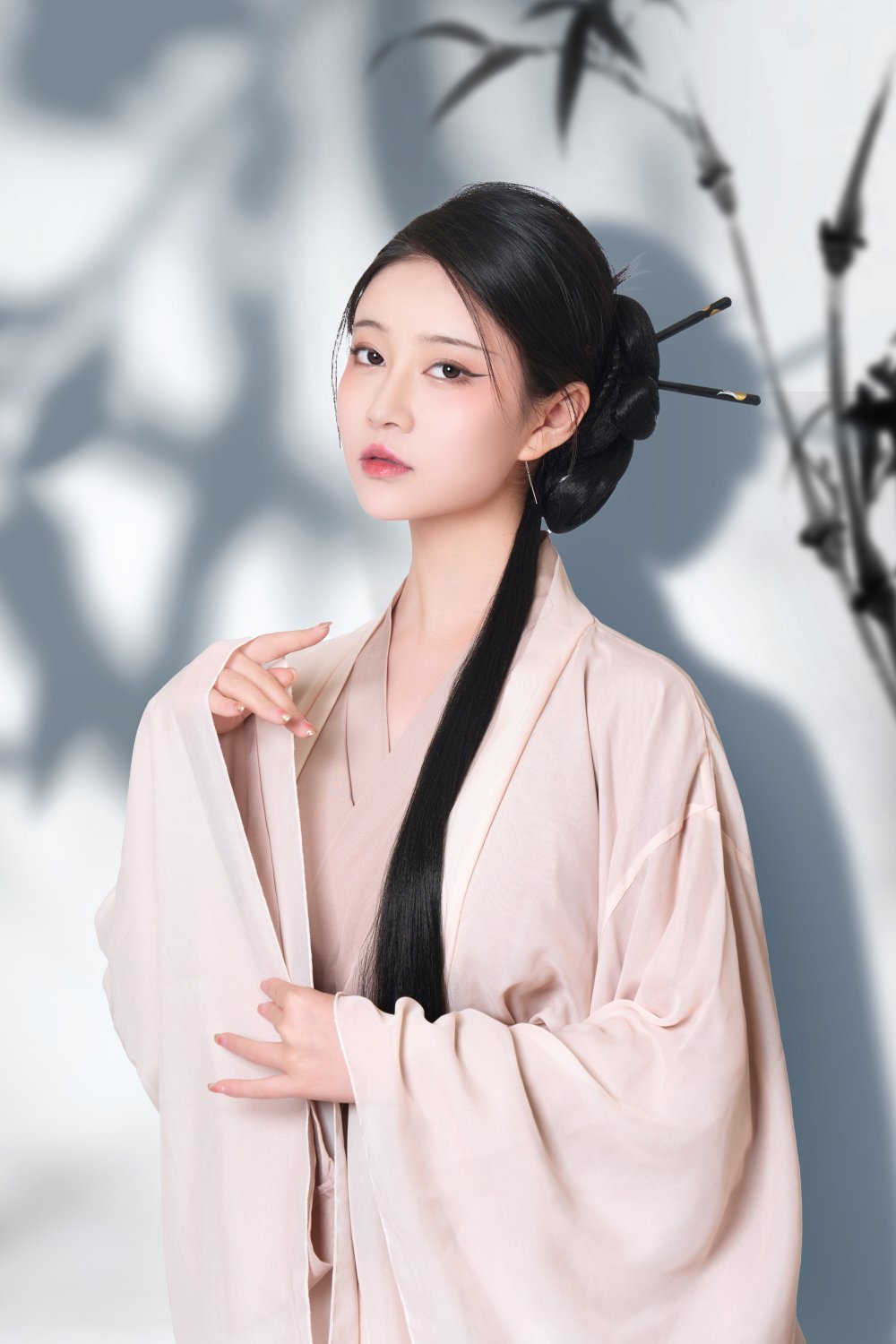 年年古裝 - 青絲，灰黃長裙淡墨團扇[20P]