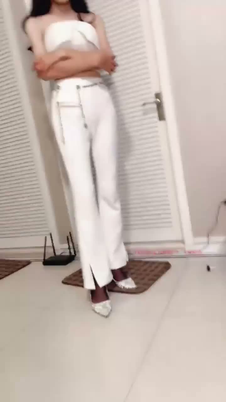 8月最新！ 小甜心兩個大長腿女神姐妹同框群P！ 170CM九頭身高挑模特身材，姐姐少婦 妹妹少女