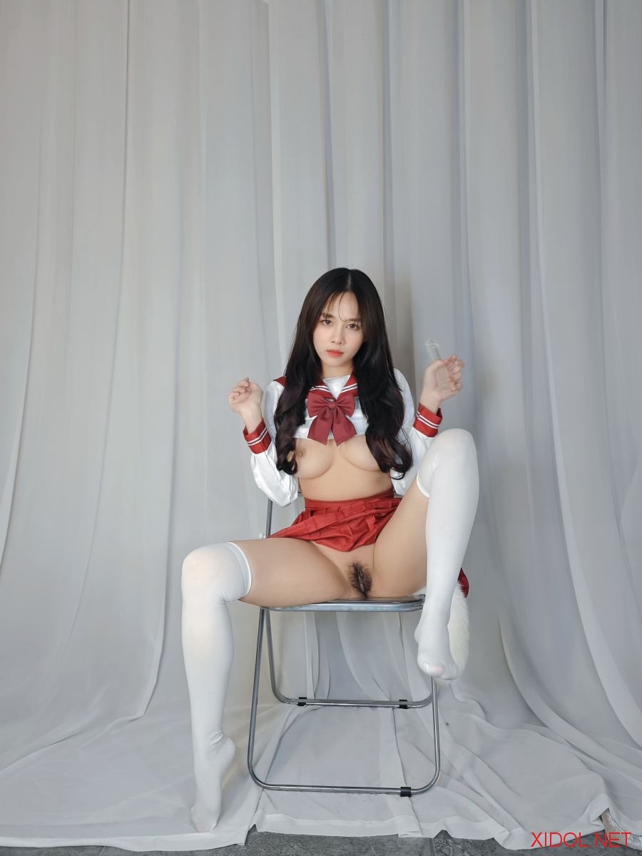 [Cosplay] Ceasonshot99 – 红色JK