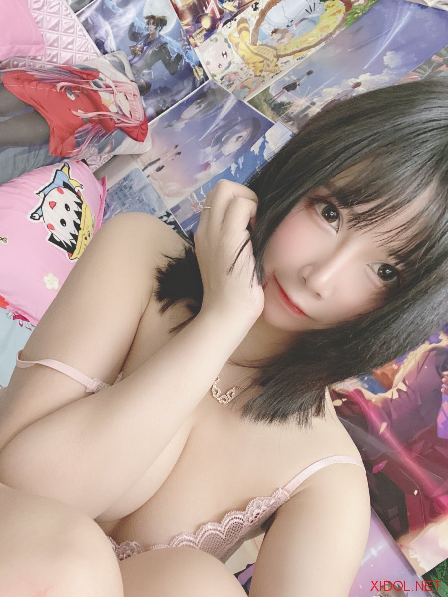 [Cosplay] 抱走莫子aa 限量手机自拍图包+shi频 [29P3V-64MB]