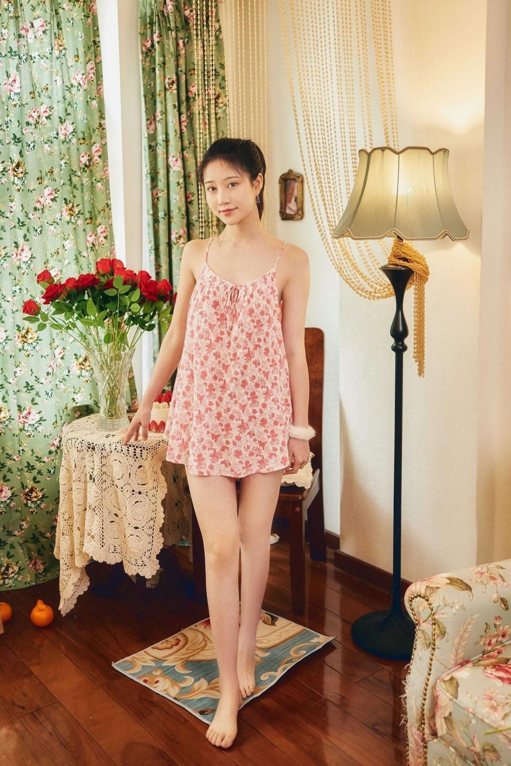 年年現代 - 暖暖，清新粉紅碎花吊帶[40P]