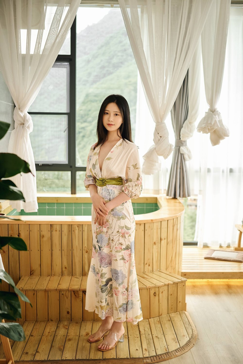 年年現代 - 七月，和服茶歇魚尾長裙[40P]