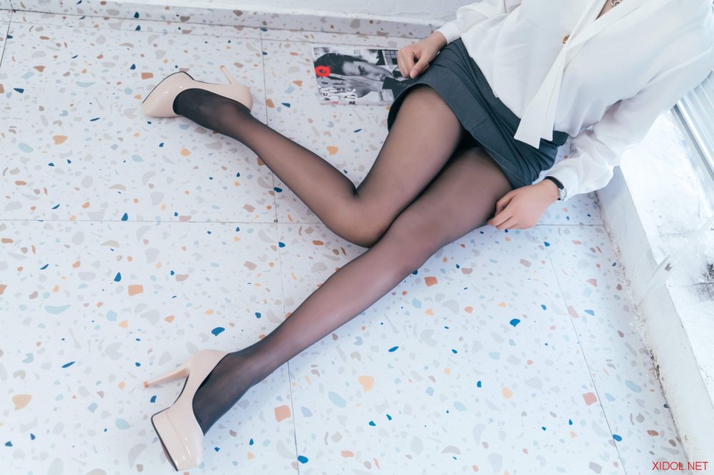 [Cosplay] 轩萧学姐 OL [34P-556MB]