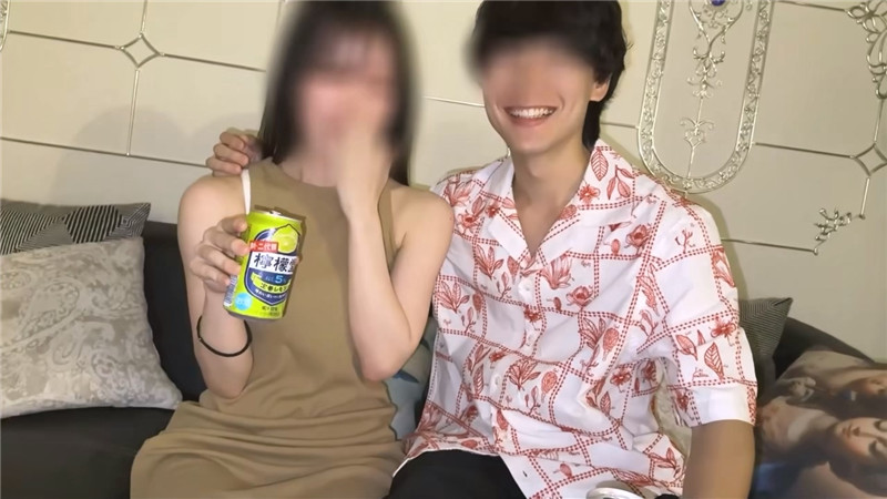 極品白虎妹美乳【kaede__ed】情侶交換俱樂部激情3P 女友成了別人的射精工具