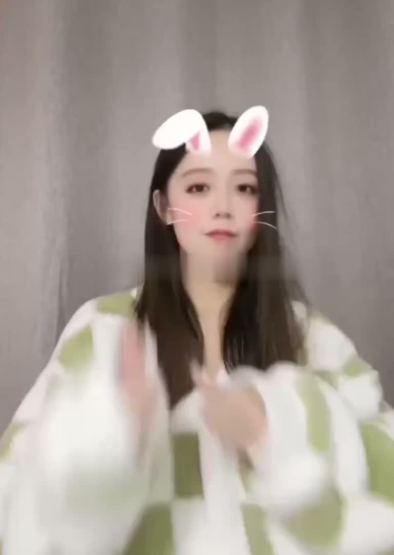 天津可愛女大學生_李秋_不雅視頻洩漏！ 戴肛塞被男友後入爆操_露臉騎坐肉棒前後猛搖