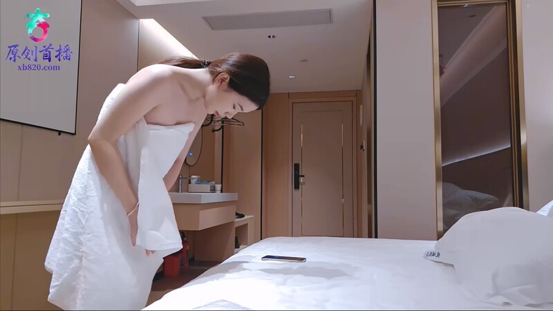 綠茶探花 - 約了個兼職學生妹聽話很配合 奶子又大又軟閉目很享受肉棒抽插