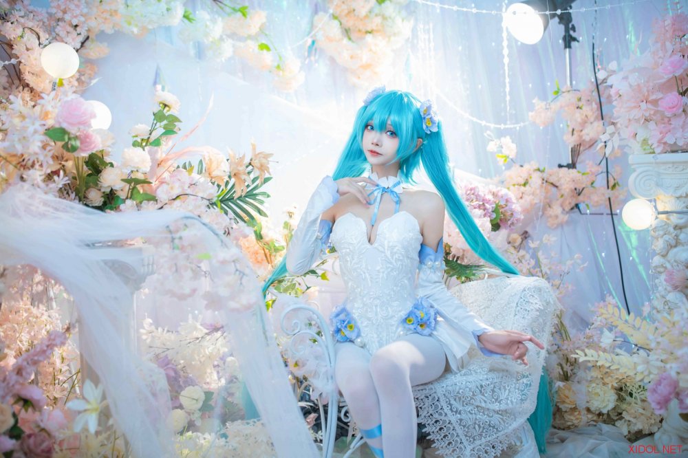 [Cosplay] 艾西Aiwest 初音 粉蝶花 [42P-161MB]
