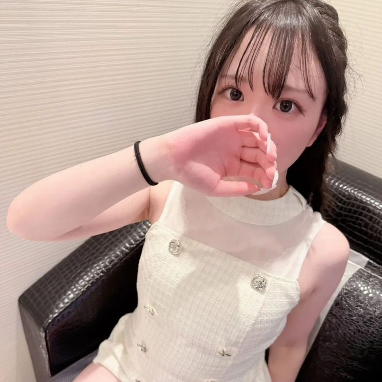 FC2-PPV-4937297 「下着だけって言った【高清無碼】