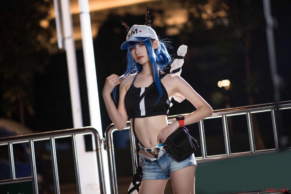 [Cosplay] 大大卷卷小卷 女游客 陈 [9P-158MB]