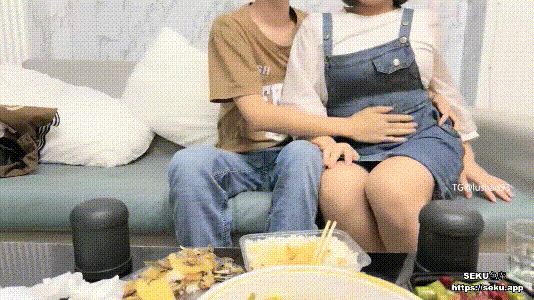 短髮胖女孩喝了啤酒，被操了好幾次，床單也濕透了