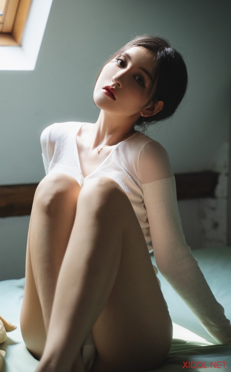 摄影师翎梵 沈梦瑶-天窗激凸