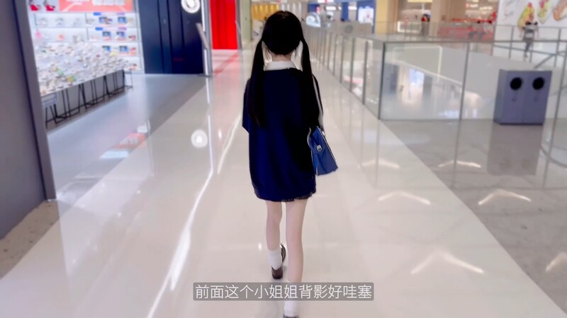 與可愛女孩街頭閒聊，出乎意料地形成強烈對比——緊緻溫柔的粉紅陰道擠壓陰莖，肛塞插入後方，溫柔陰道射精，高潮與射精 [MP4/2.25G]