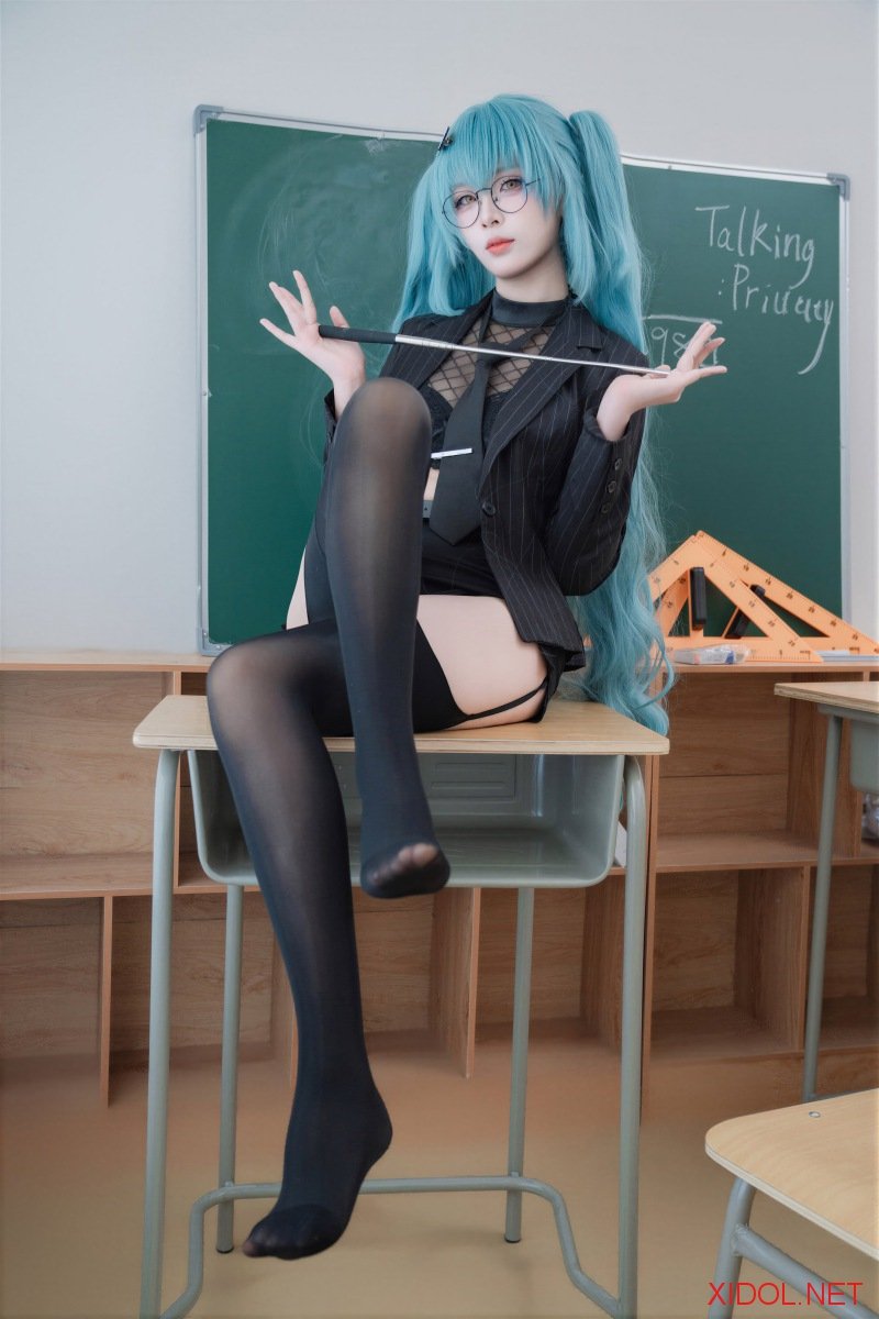 [Cosplay] 轩萧学姐 Nikke胜利女神 普丽瓦蒂 [104P1V-1.31GB]