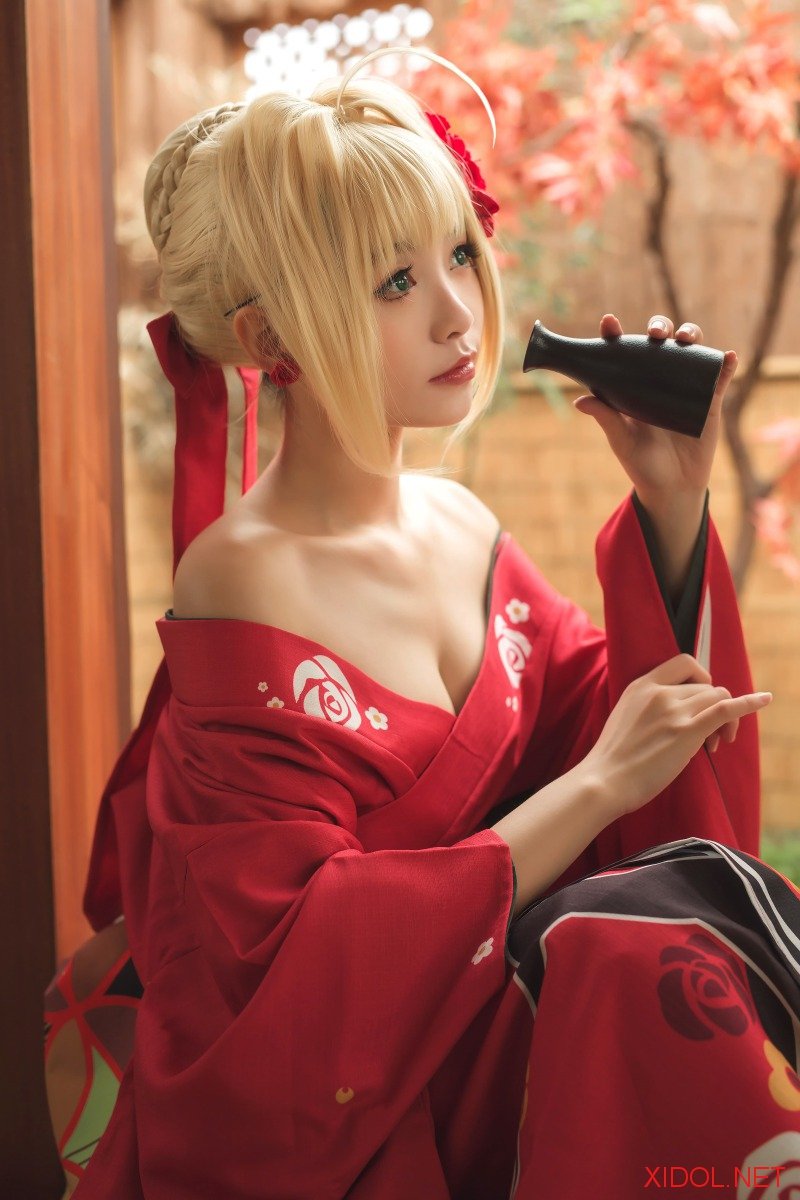 [Cosplay] 大大卷卷小卷 参见女王陛下 [40P-286MB]