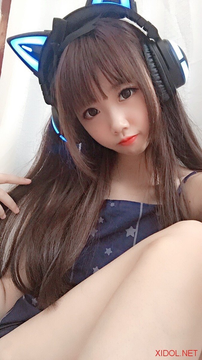[Cosplay] 雪琪SAMA 自拍足控 [15P4V-127MB]
