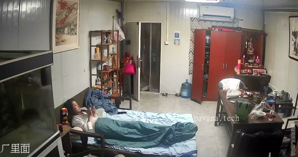 家庭頻道，老鄧幾乎像地中海，還有一位高雅的妻子，直接走進工廠房間。抓手甚至戴手套 2