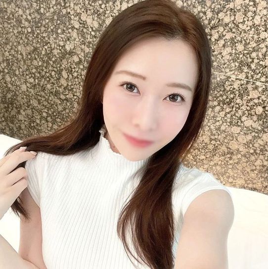 FC2-PPV-4956256 加州名人妻子，28歲生日丈夫 [高清未審查]
