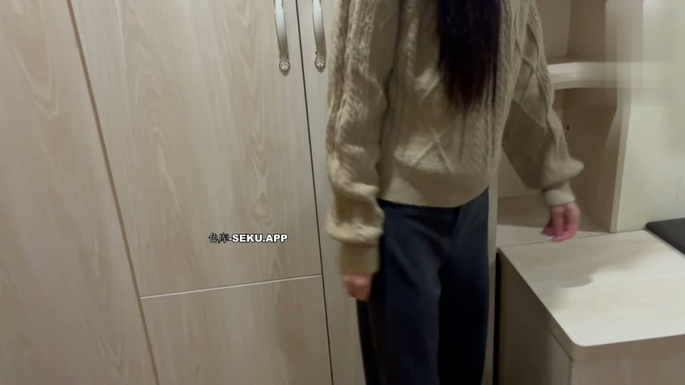 高級性愛叔叔，我是成年人了——真實約會，在小紅書見大二，生內射感覺很棒，身材苗條，白皙皮膚，非觸覺感覺，扶著你並做愛