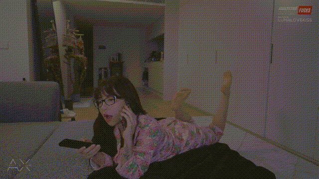 中澳混血美女蕩婦【Luna的媽媽【LunaLoveKiss】萬聖節美妝肛交狂歡，緊緻肛門充滿牛奶