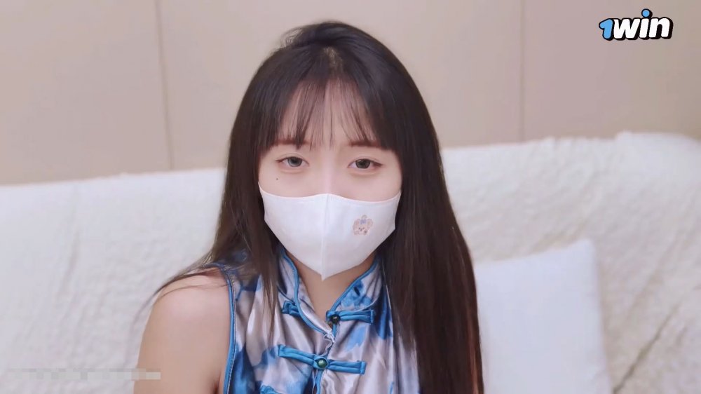 性感旗袍、白色長襪、美麗雙腿、性感腰身、桃子形臀部、暴力 [MP4/346MB]