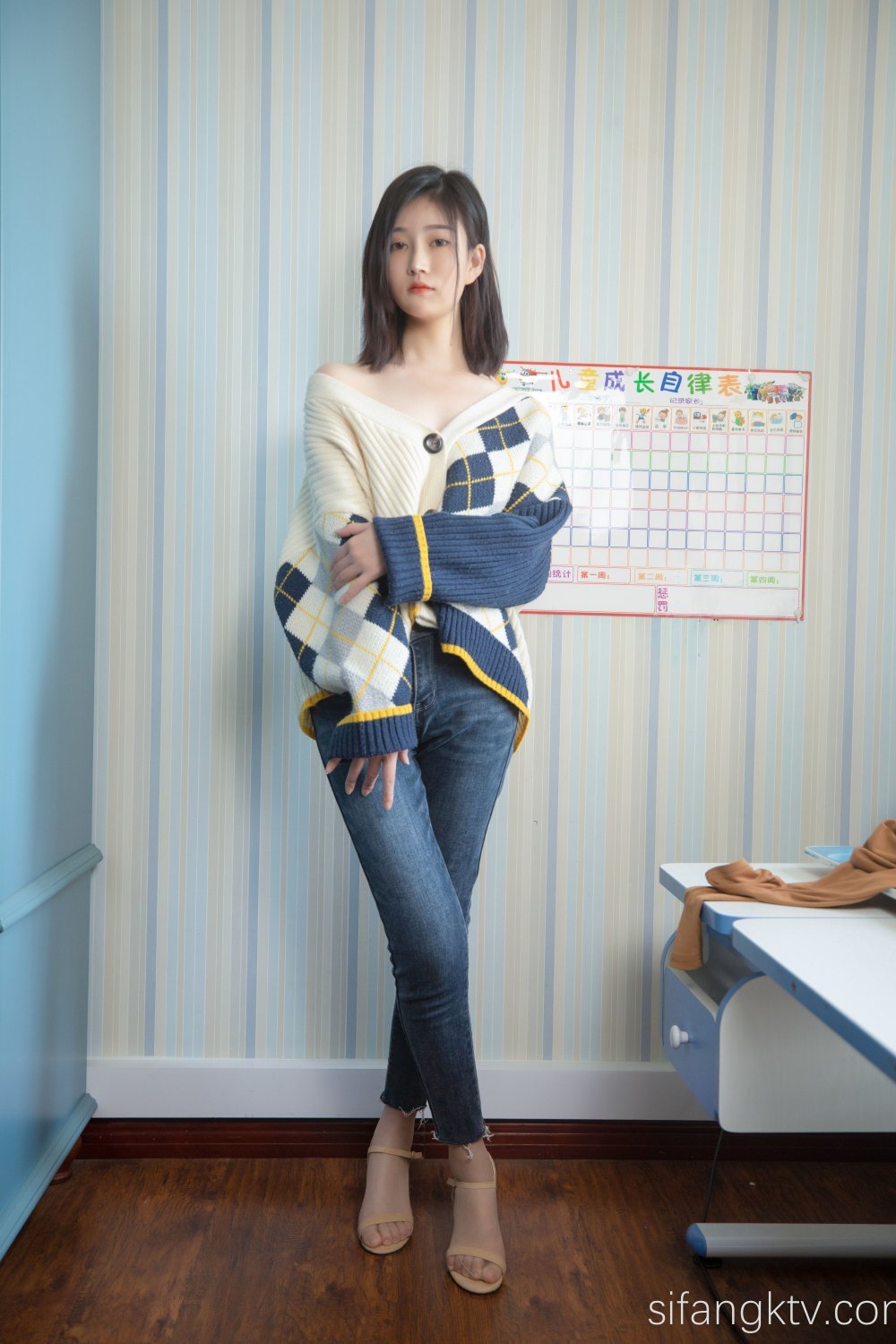 年復一年的女孩 - 早期作品，白皙膚色，性感美人 [57P]
