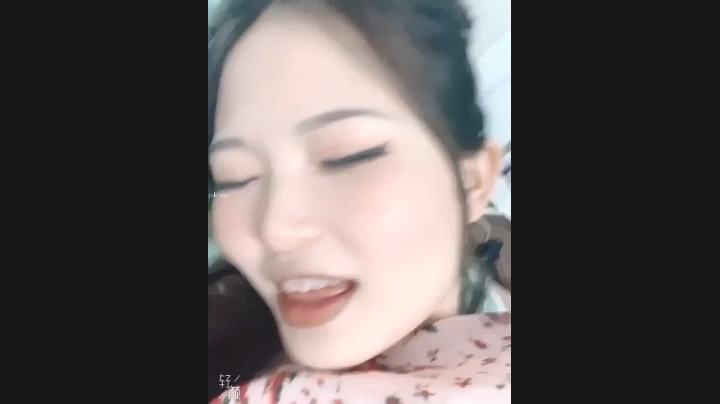 新主人【上海第一深情】露面並射精，對象是1999年出生的可愛女孩