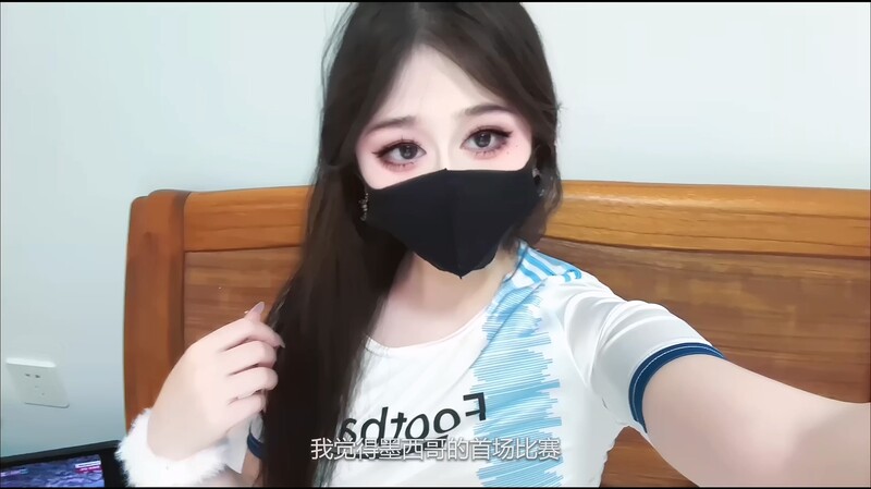 墨西哥粉絲的直播自慰，被室友抓到後超級淫穢，狠狠地含著陰莖。她嫩滑的陰部被狠狠拍打，感覺超棒。精液還沒進入，精液就已經射入她的陰道 [MP4/1.06G]