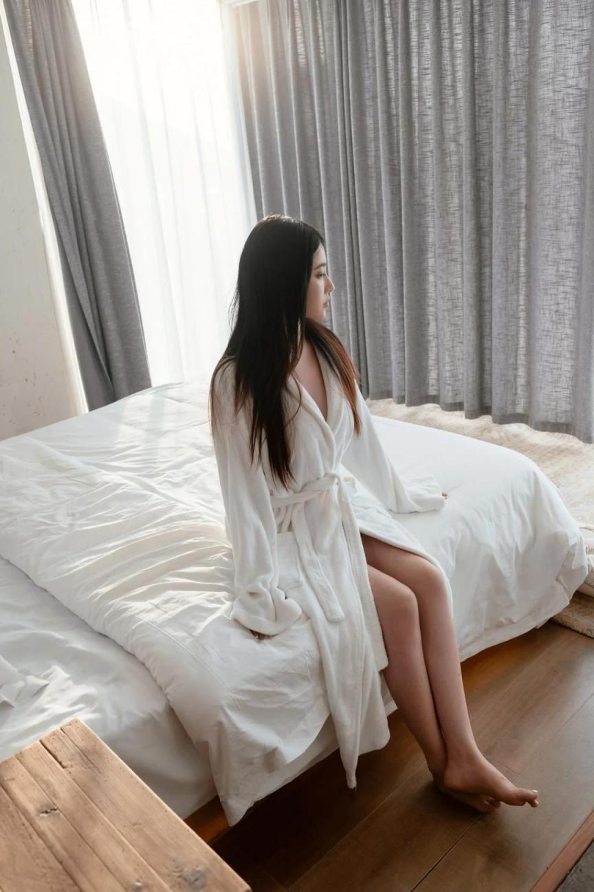 她輕聲調侃，熱烈地糾纏在一起！ 完美誘人curves_making男人想連續兩次和她進去 [27P]