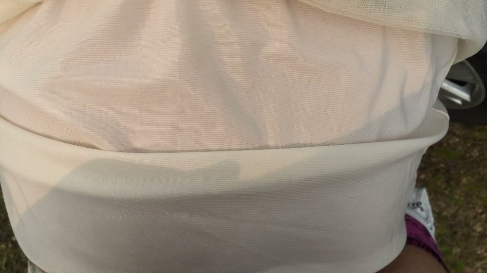 原始檔案無浮水印的年輕男子與他豐滿放蕩的女友開車進行狂野外交、舔陰部與後入式，1080P超高清無浮水印