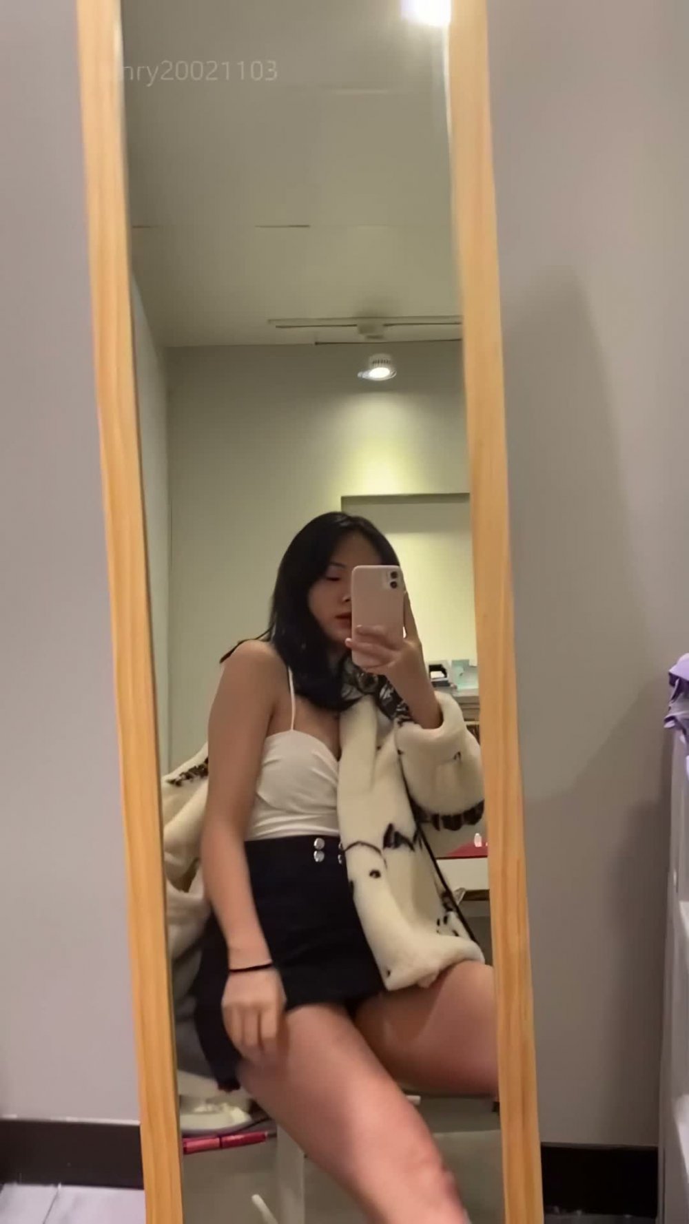 超高吸引力的照片牆，女神級網路名人訂製設計，完美身體裸體展示，臉部與陰部關節自慰，無浮水印原創