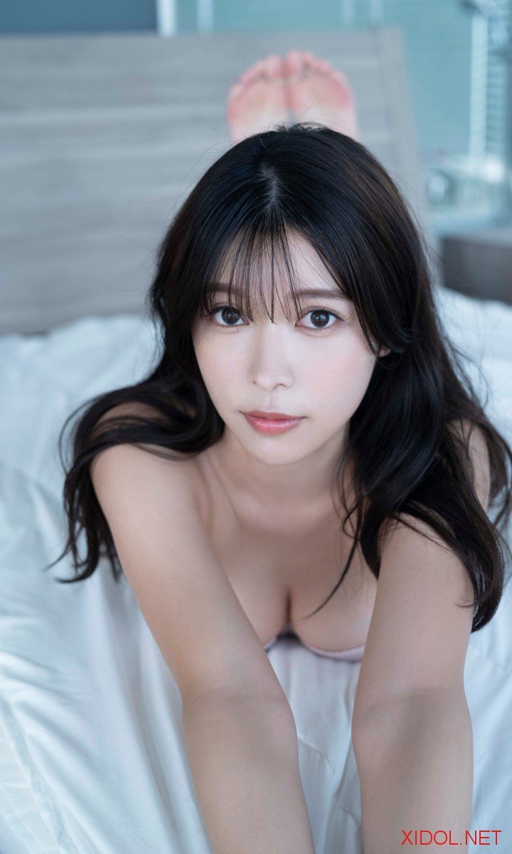 [Photobook]【デジタル限定】七瀬なな写真集 「刺激的に照らされて」
